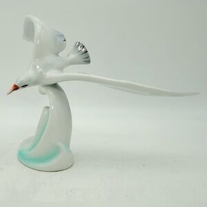 Elegant White and Blue Porcelain Seagull Sculpture Hollohaza Porcelain 1960s
